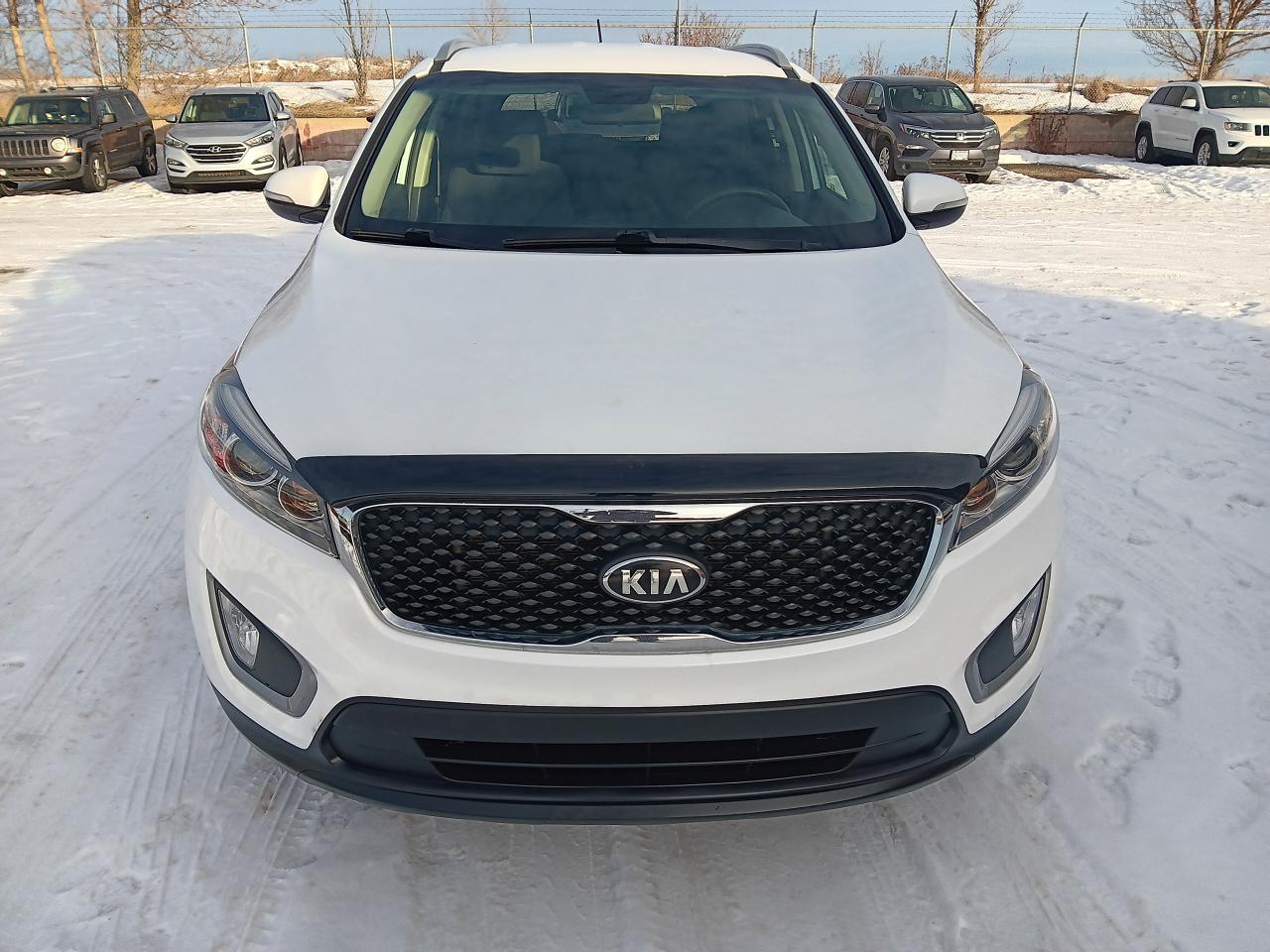 2017 Kia Sorento LX AWD, Htd Seats, Park Assist - Photo #2