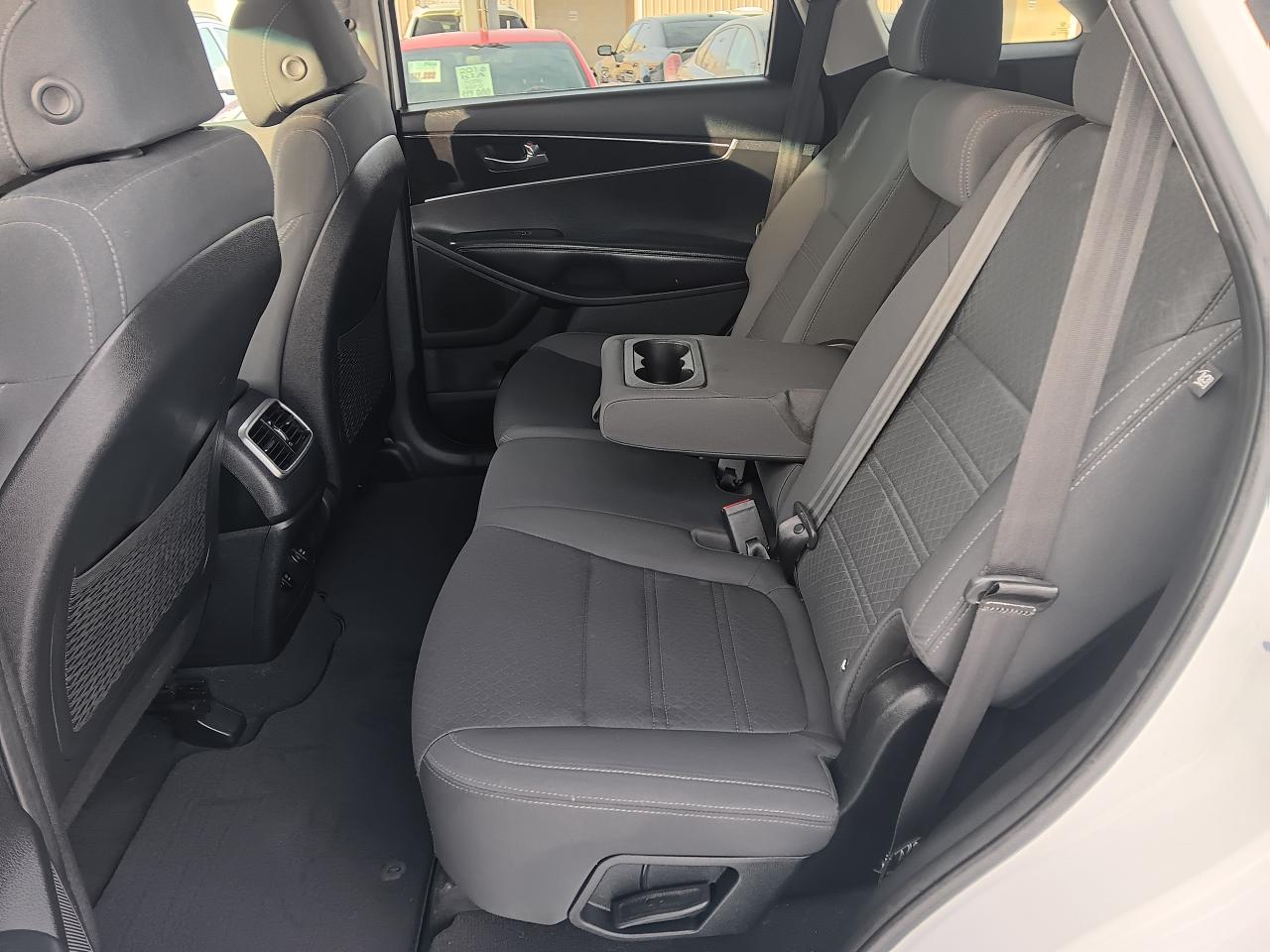 2017 Kia Sorento LX AWD, Htd Seats, Park Assist - Photo #15