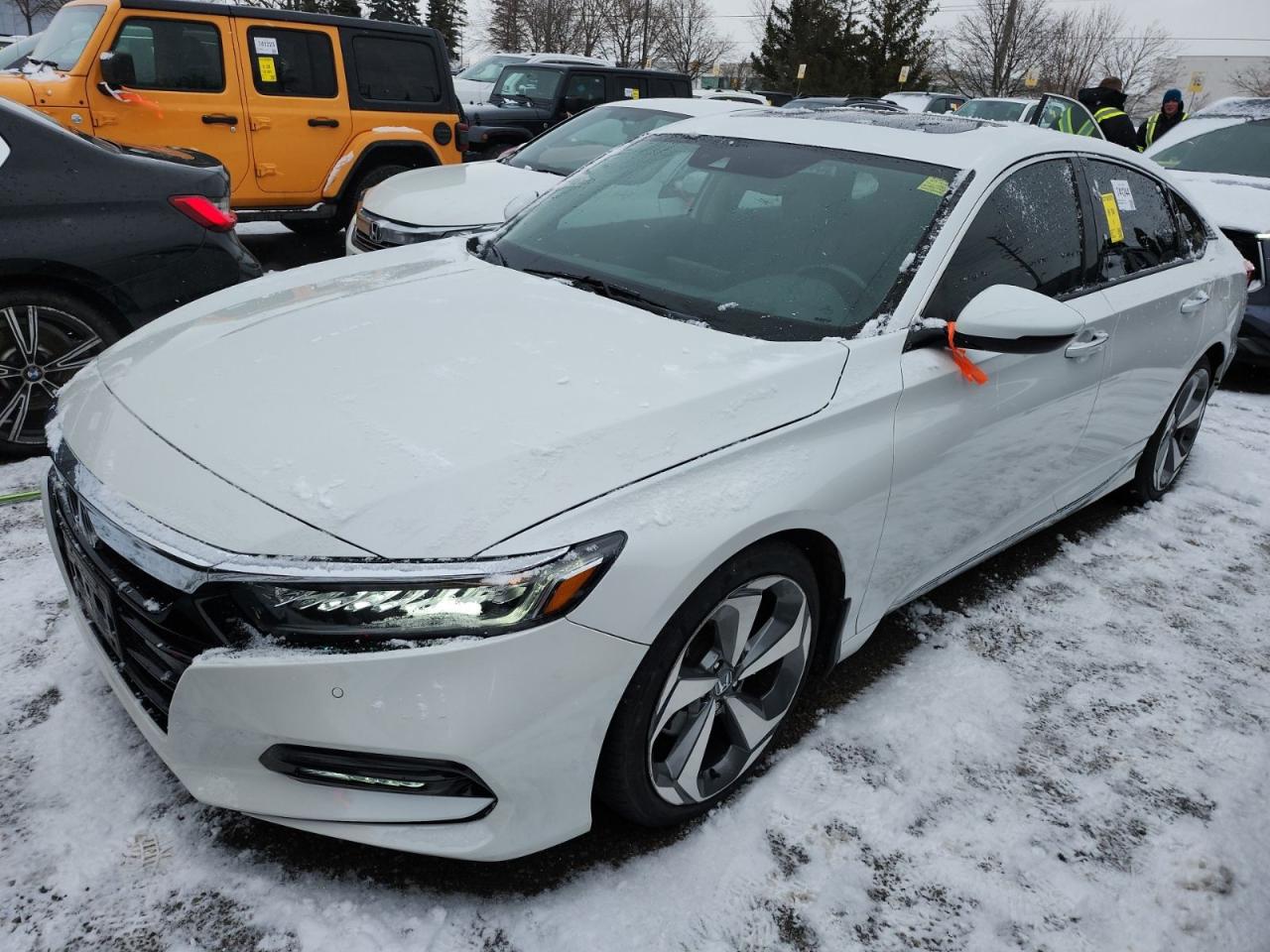 Used 2019 Honda Accord Pearl White TOURING 2.0 / Fully loaded / Ventilated Seats / Memory Seats for sale in Mississauga, ON