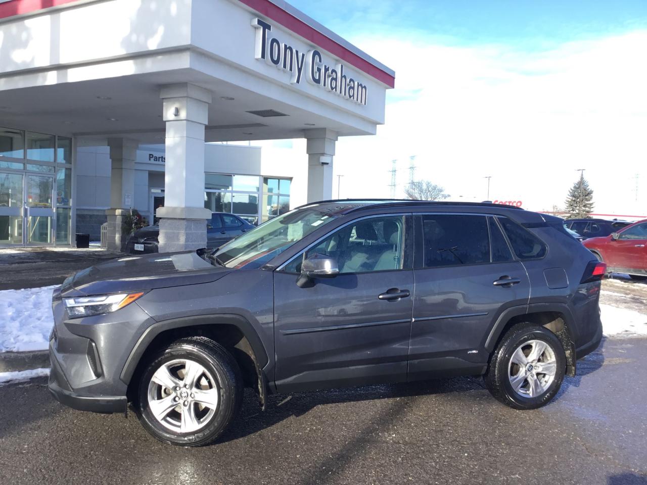 Used 2023 Toyota RAV4 Hybrid XLE for sale in Ottawa, ON