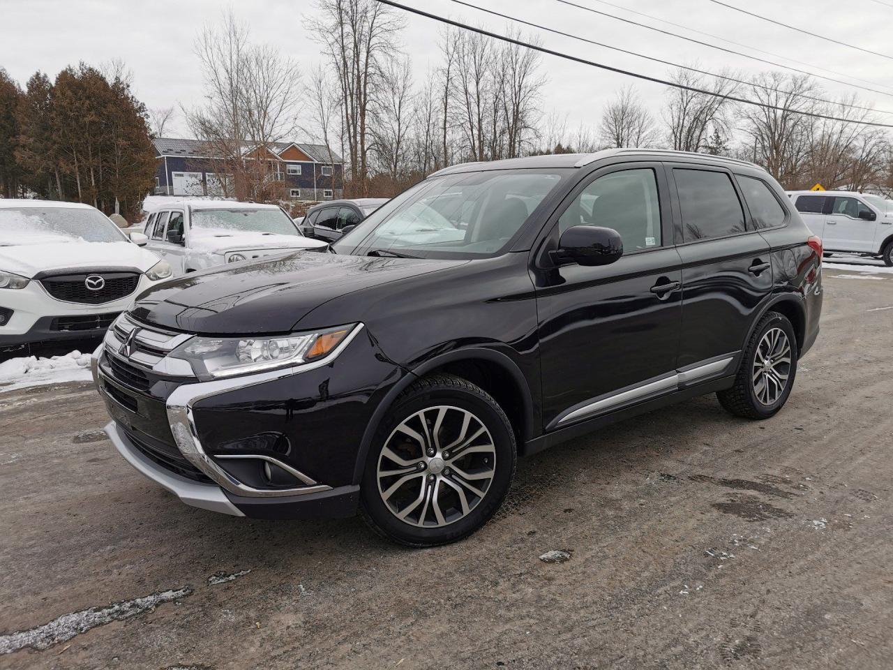 Used 2017 Mitsubishi Outlander SE AWC for sale in Madoc, ON