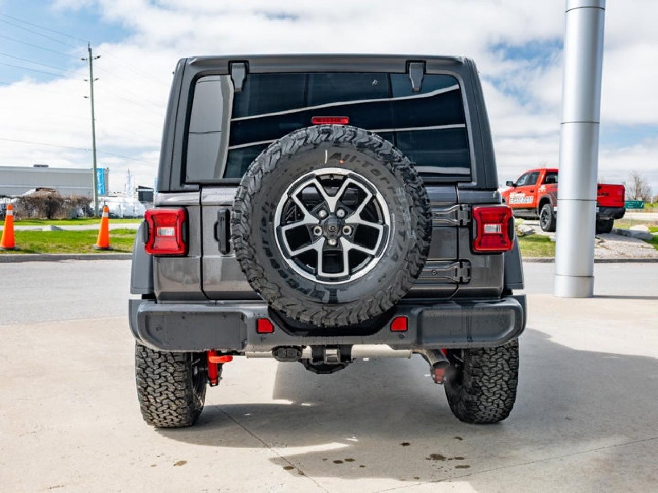 2025 Jeep Wrangler RUBICON Photo3