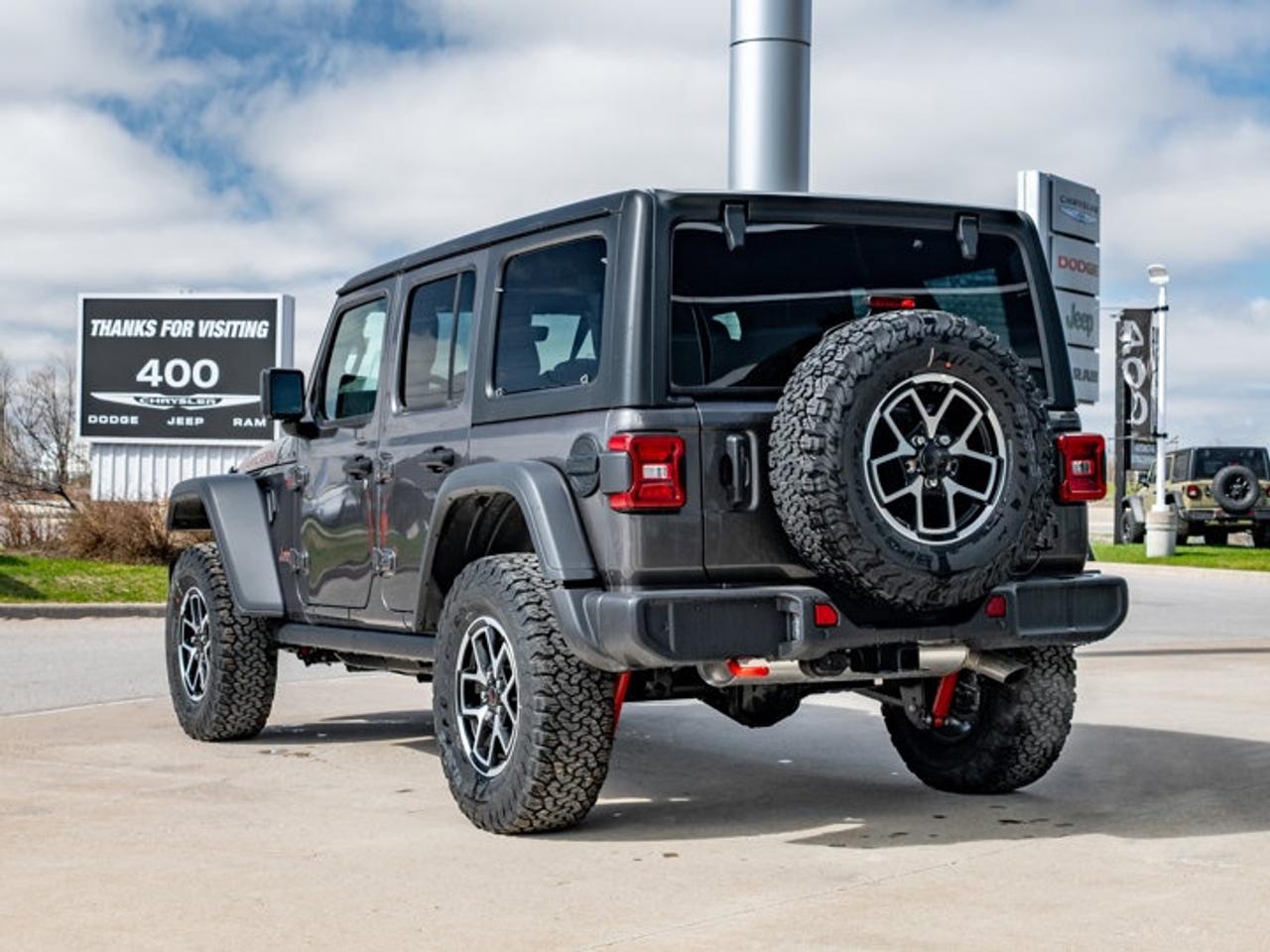 2025 Jeep Wrangler RUBICON Photo2