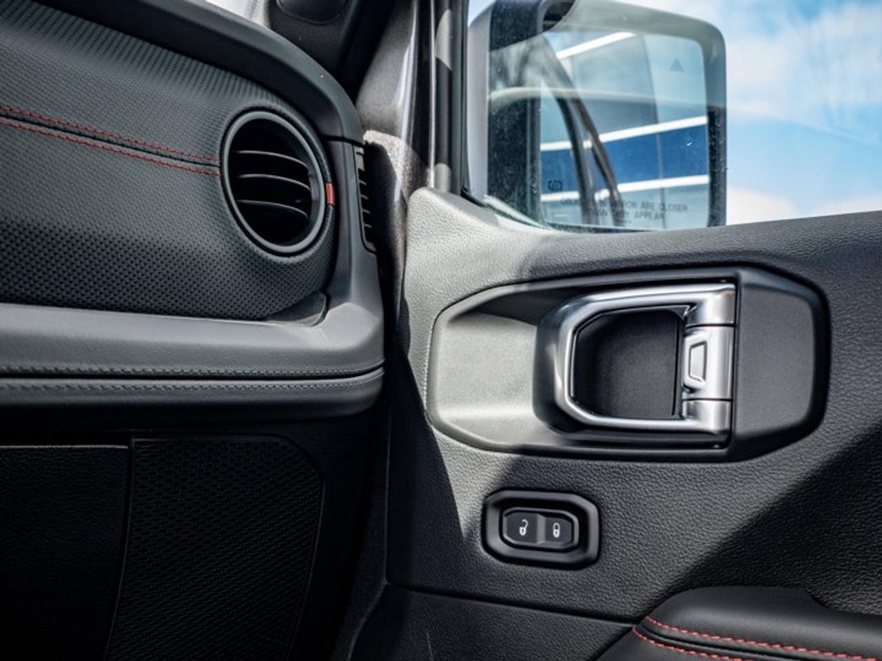 2025 Jeep Wrangler RUBICON Photo