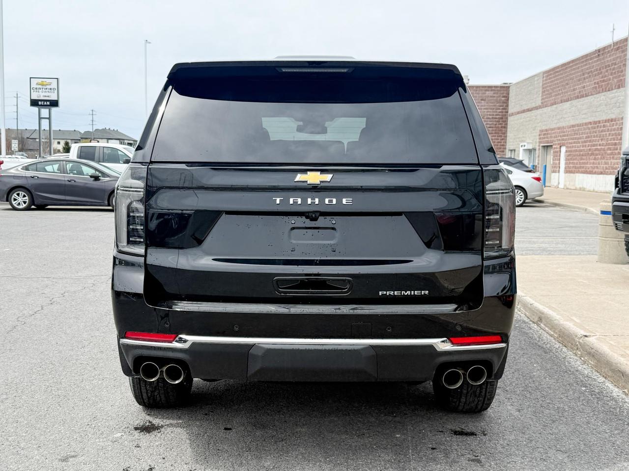 2025 Chevrolet Tahoe Premier 5.3L V8 WITH REMOTE START/ENTRY, HEATED SEATS, HEATED STEERING WHEEL, VENTILATED SEATS, POWER LIFTGATE, BOSE SPEAKER SYSTEM, ADAPTIVE CRUISE CONTROL Photo