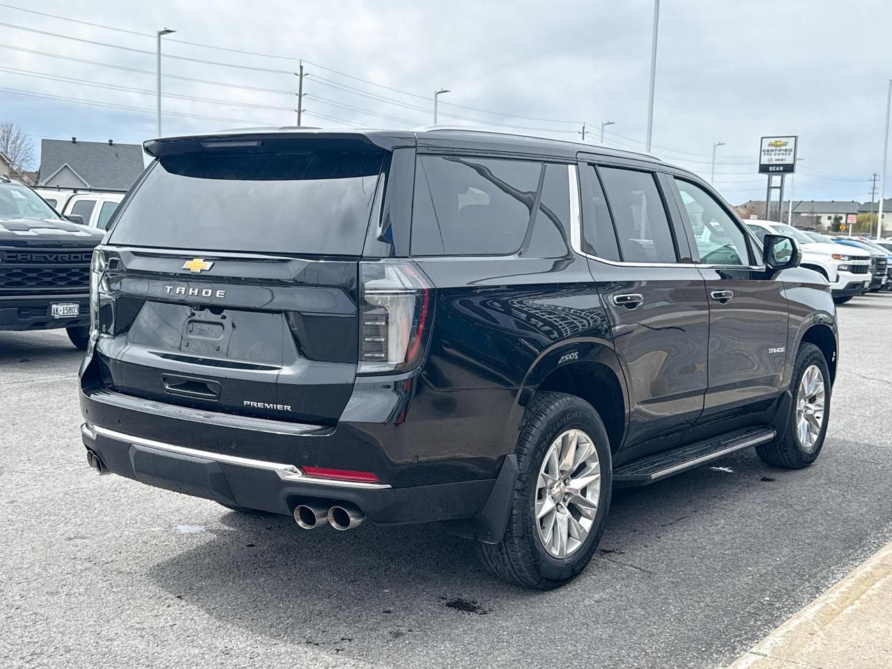 2025 Chevrolet Tahoe Premier 5.3L V8 WITH REMOTE START/ENTRY, HEATED SEATS, HEATED STEERING WHEEL, VENTILATED SEATS, POWER LIFTGATE, BOSE SPEAKER SYSTEM, ADAPTIVE CRUISE CONTROL Photo