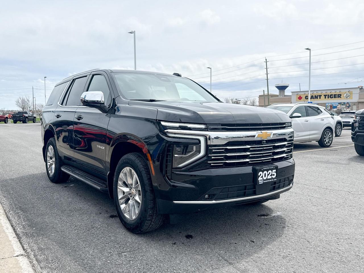 2025 Chevrolet Tahoe Premier 5.3L V8 WITH REMOTE START/ENTRY, HEATED SEATS, HEATED STEERING WHEEL, VENTILATED SEATS, POWER LIFTGATE, BOSE SPEAKER SYSTEM, ADAPTIVE CRUISE CONTROL Photo