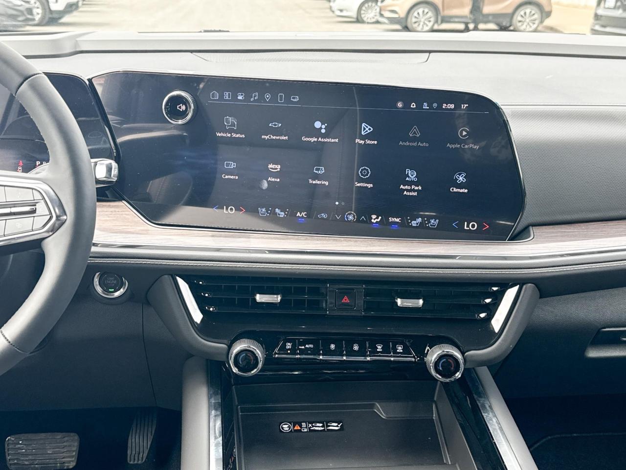 2025 Chevrolet Tahoe Premier 5.3L V8 WITH REMOTE START/ENTRY, HEATED SEATS, HEATED STEERING WHEEL, VENTILATED SEATS, POWER LIFTGATE, BOSE SPEAKER SYSTEM, ADAPTIVE CRUISE CONTROL Photo