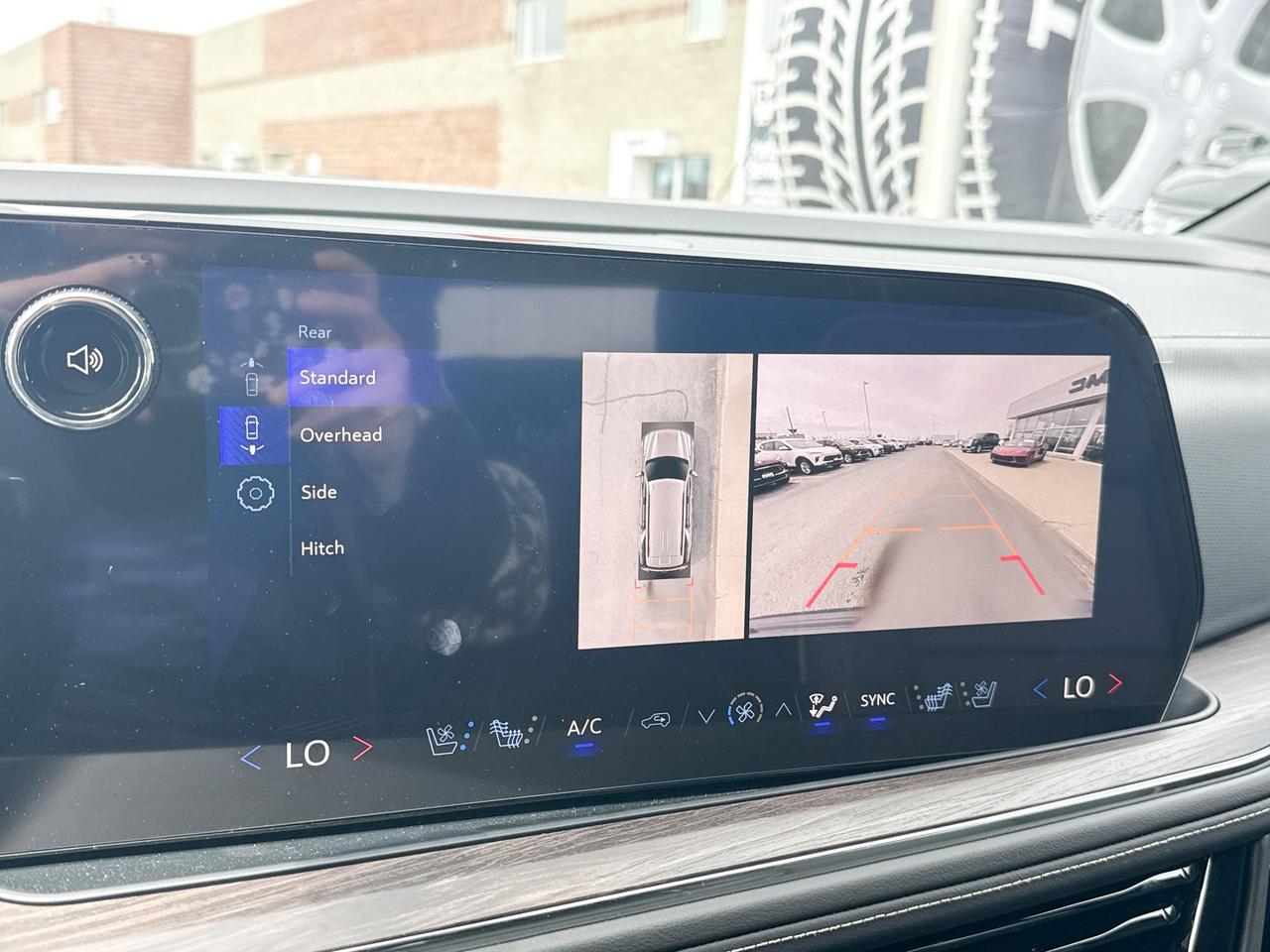 2025 Chevrolet Tahoe Premier 5.3L V8 WITH REMOTE START/ENTRY, HEATED SEATS, HEATED STEERING WHEEL, VENTILATED SEATS, POWER LIFTGATE, BOSE SPEAKER SYSTEM, ADAPTIVE CRUISE CONTROL Photo