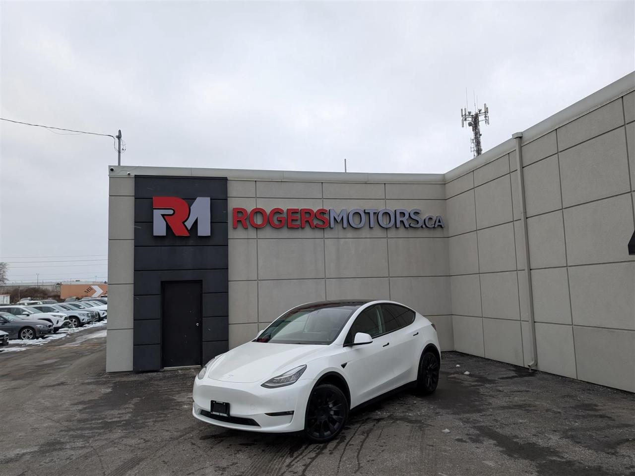 Used 2022 Tesla Model Y LONG RANGE AWD - DUAL MOTOR for sale in Oakville, ON