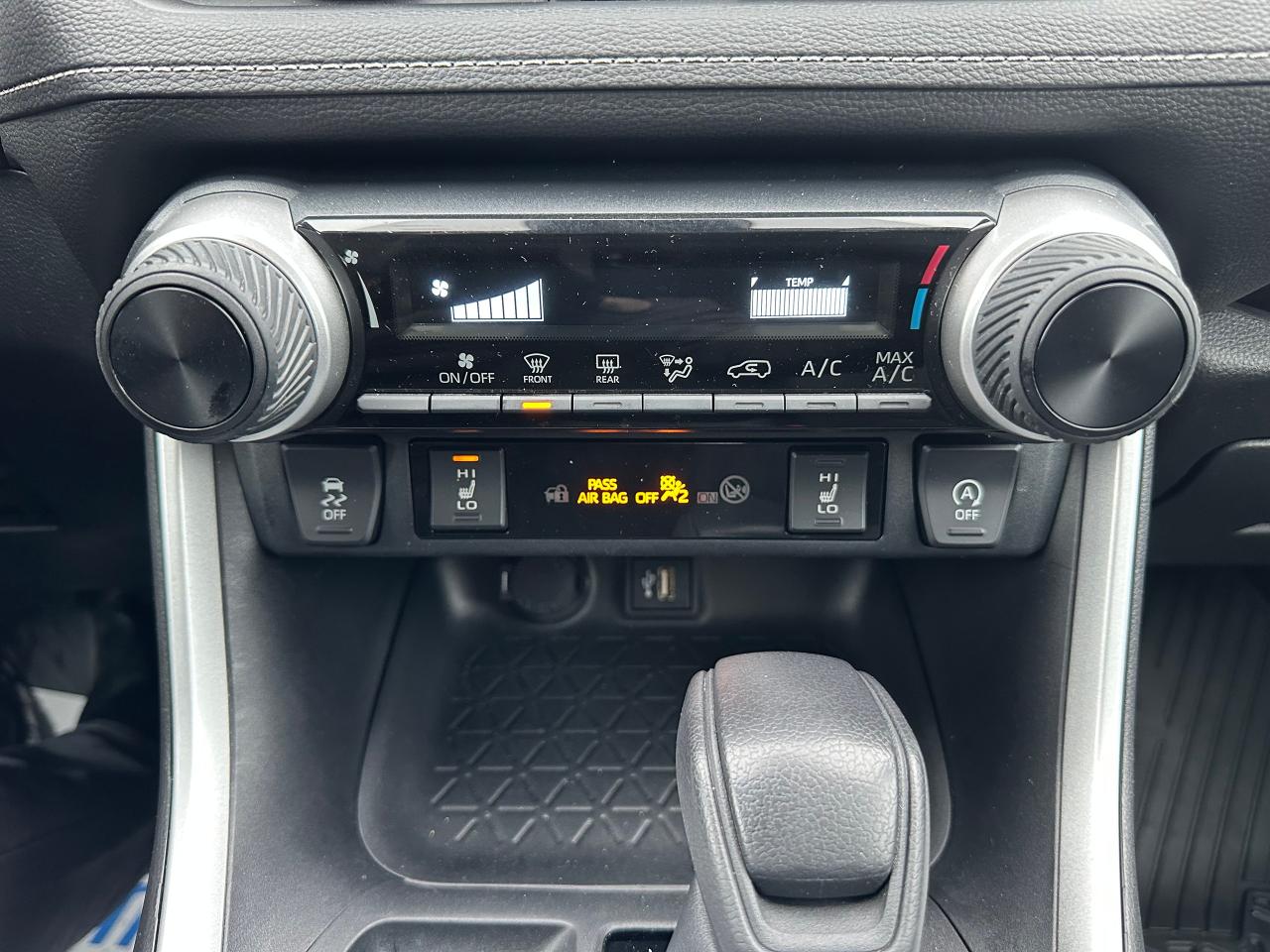 2023 Toyota RAV4 LE Photo