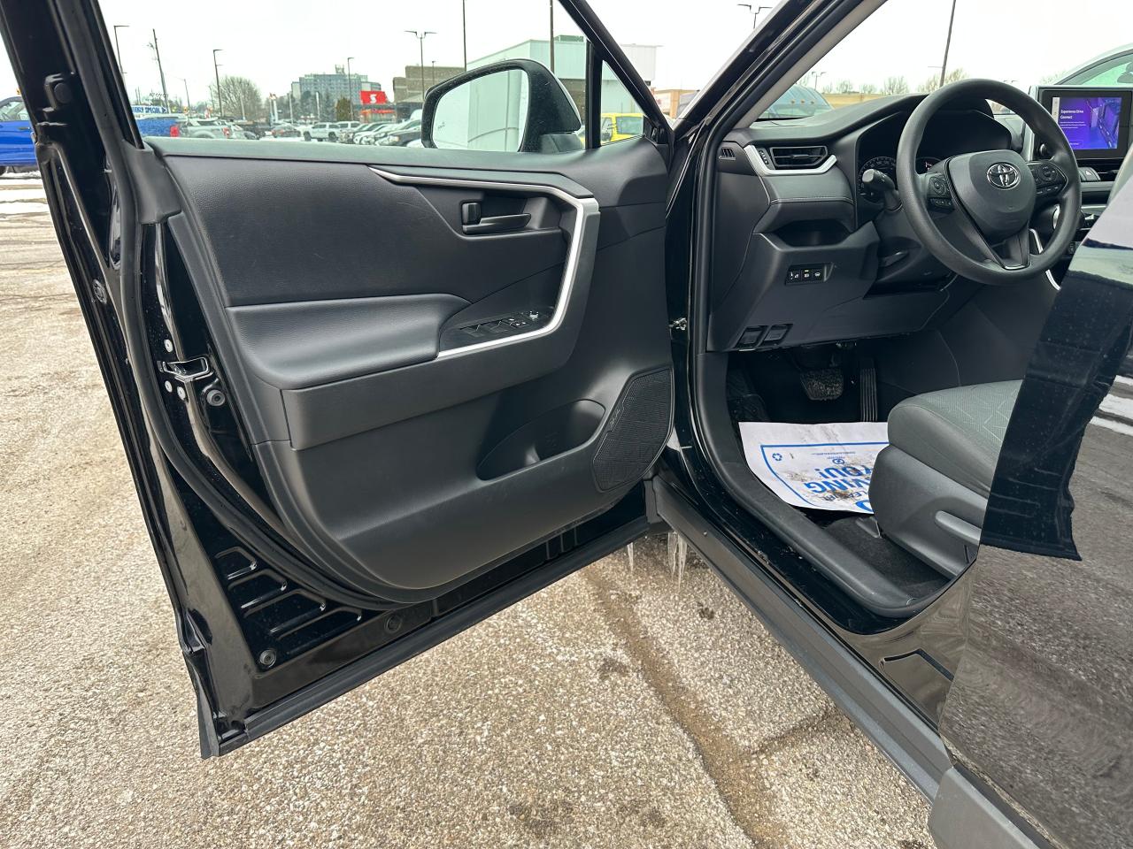 2023 Toyota RAV4 LE Photo