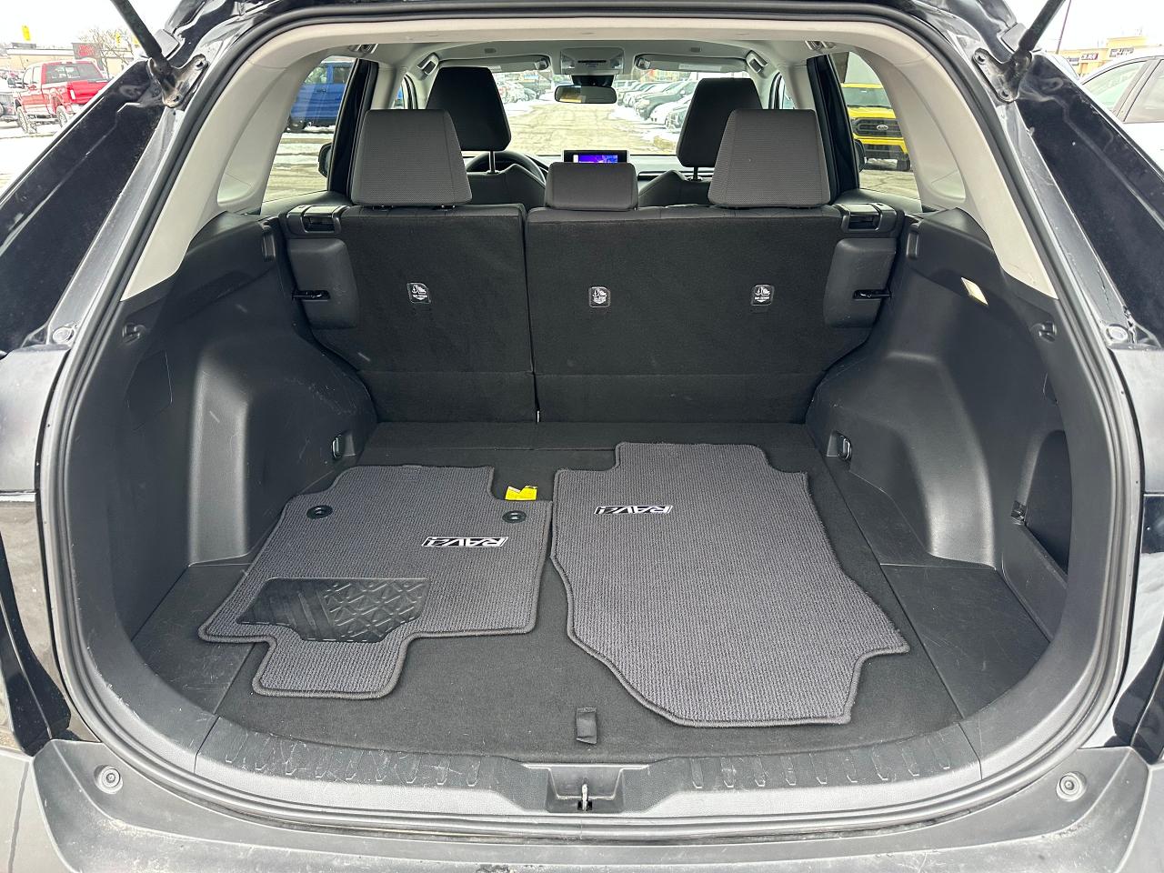 2023 Toyota RAV4 LE Photo