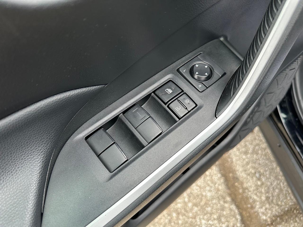 2023 Toyota RAV4 LE Photo