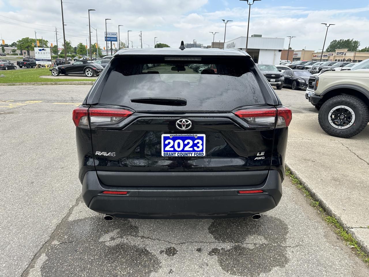 2023 Toyota RAV4 LE Photo