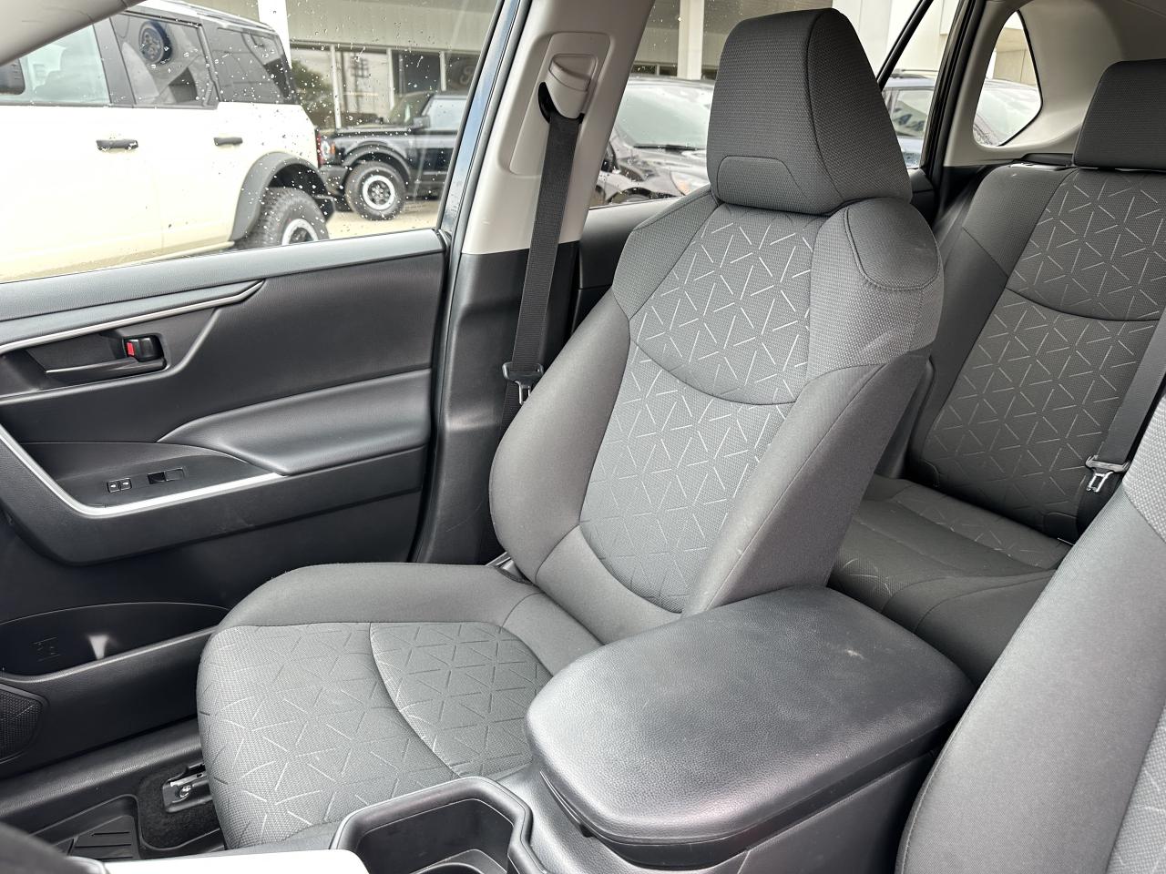 2023 Toyota RAV4 LE Photo