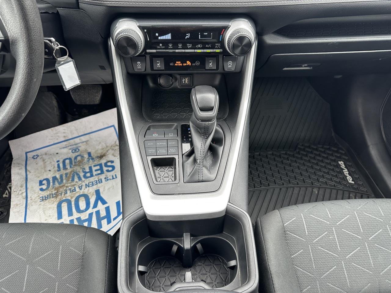 2023 Toyota RAV4 LE Photo