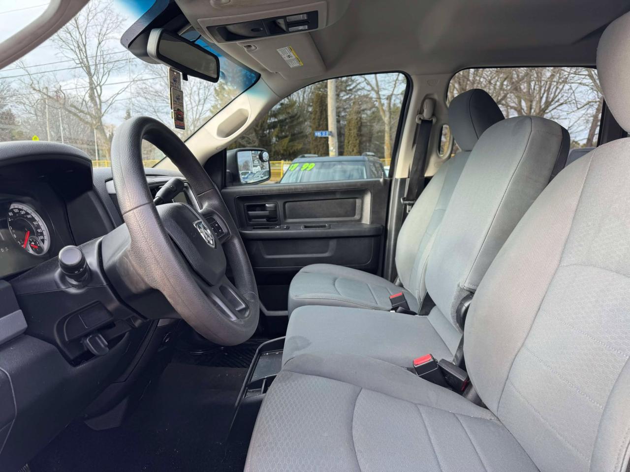 2014 RAM 1500 4WD Crew Cab 140.5" ST - Photo #14