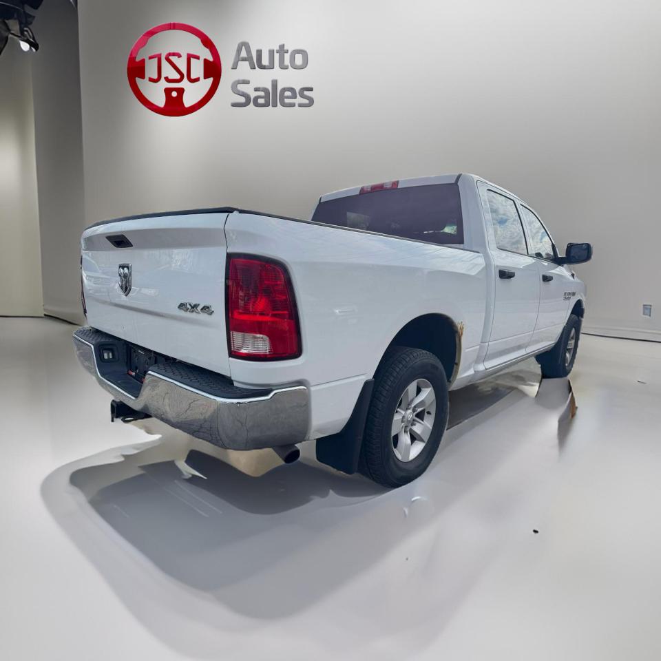 2014 RAM 1500 4WD Crew Cab 140.5" ST - Photo #7
