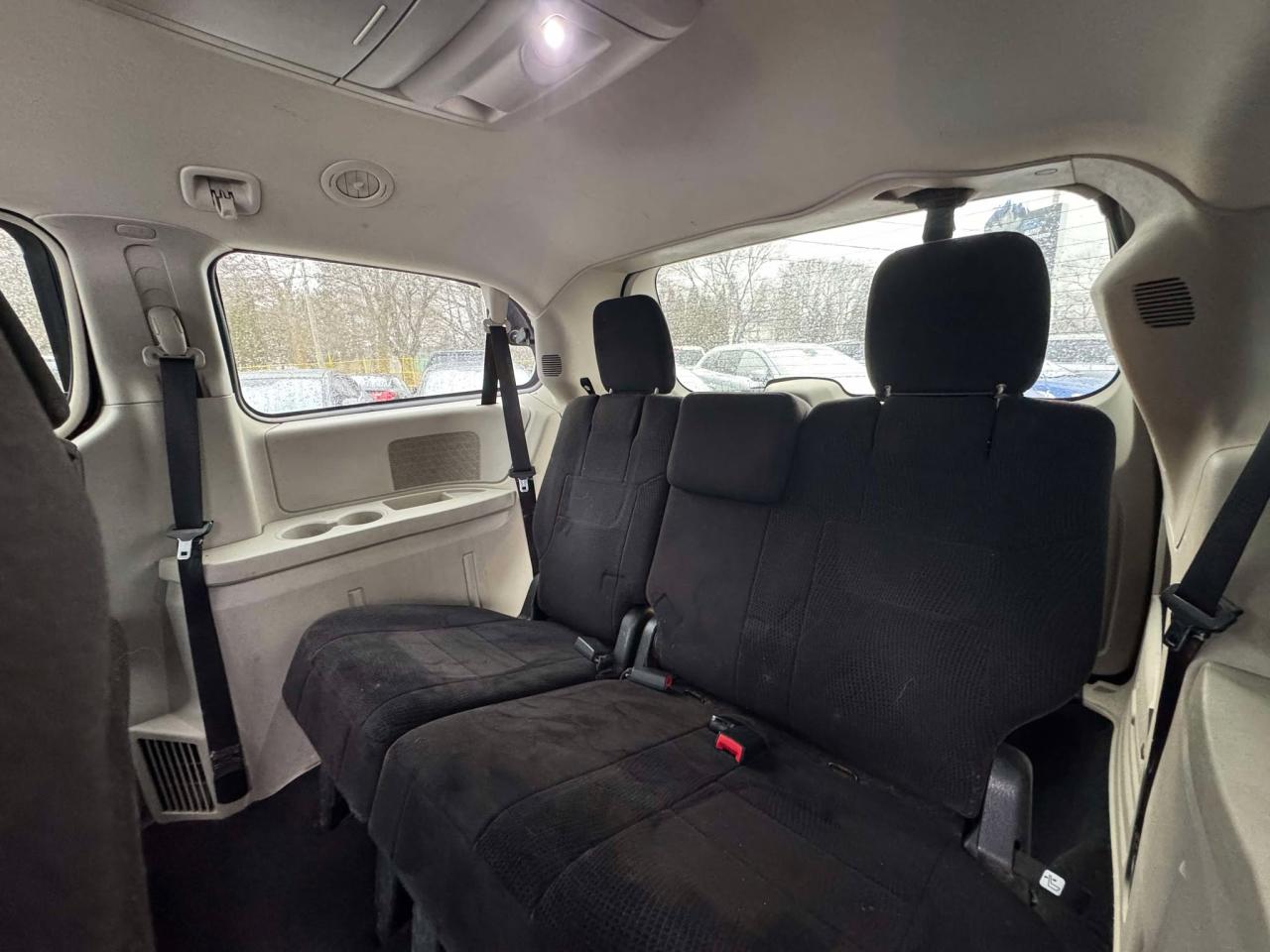 2014 Chrysler Town & Country Minivan - Photo #19