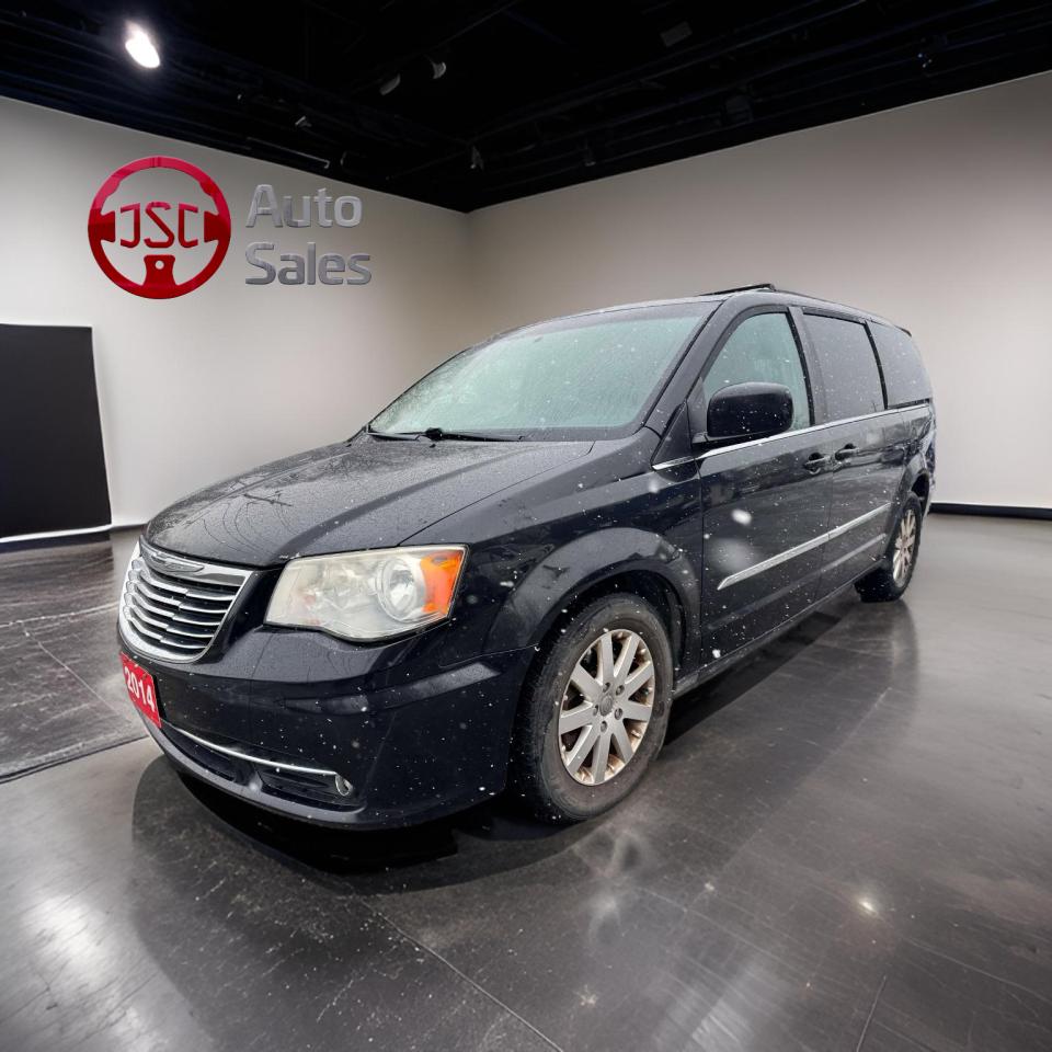 2014 Chrysler Town & Country Minivan - Photo #3