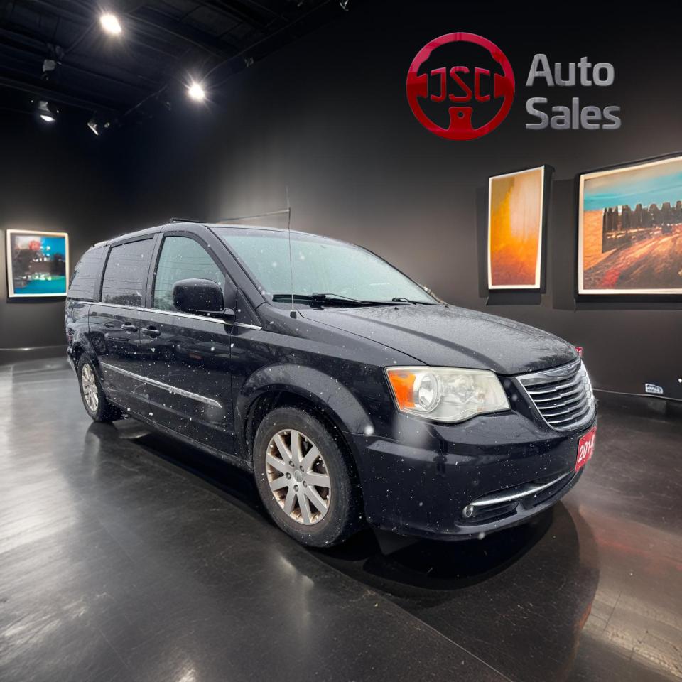 Used 2014 Chrysler Town & Country 4DR WGN TOURING for sale in Cobourg, ON