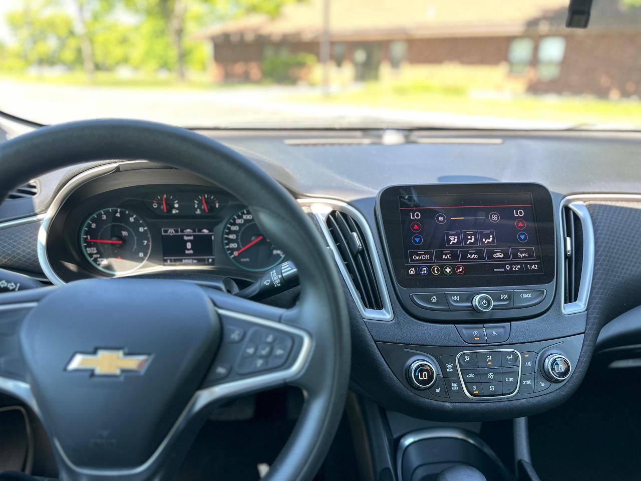 2022 Chevrolet Malibu LT - Photo #12