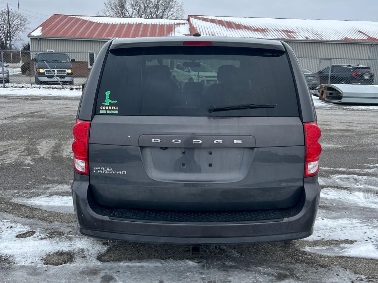 2017 Dodge Grand Caravan SXT Photo2