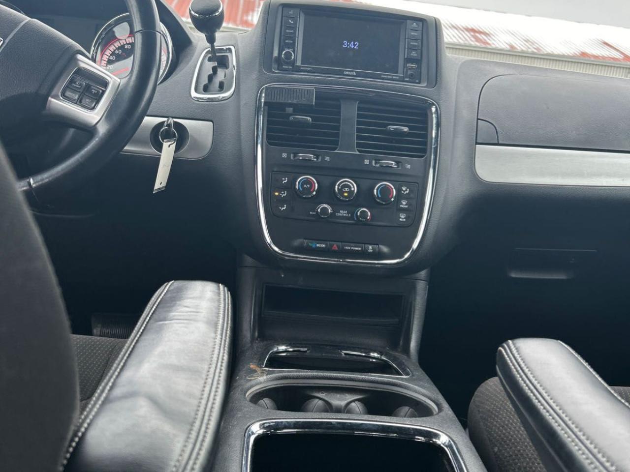 2017 Dodge Grand Caravan SXT Photo