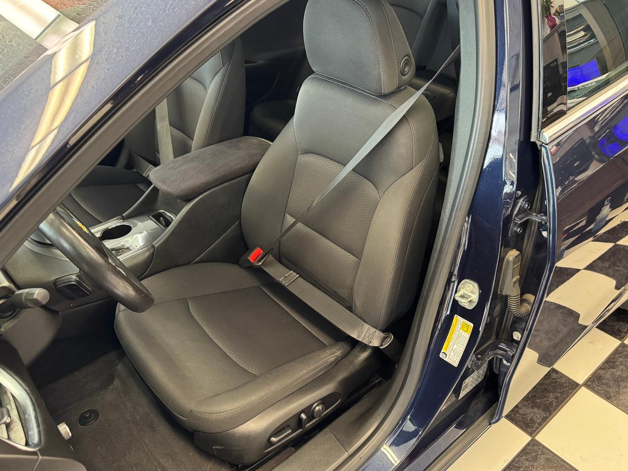 2018 Chevrolet Malibu LT+New Brakes+ApplePlay+Camera+CLEAN CARFAX Photo