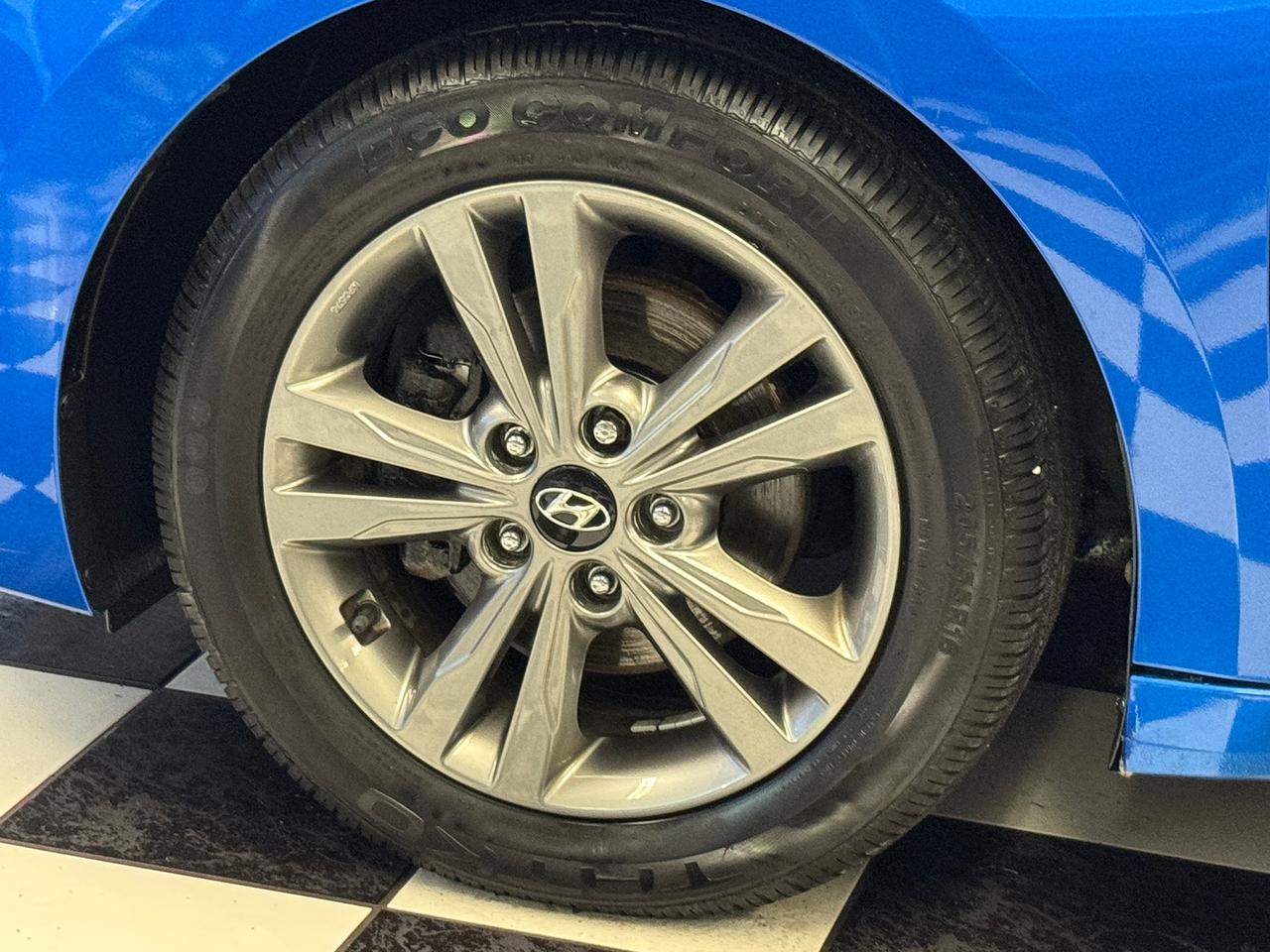 2017 Hyundai Elantra GL+Camera+ApplePlay+Heated Steering+CLEAN CARFAX Photo