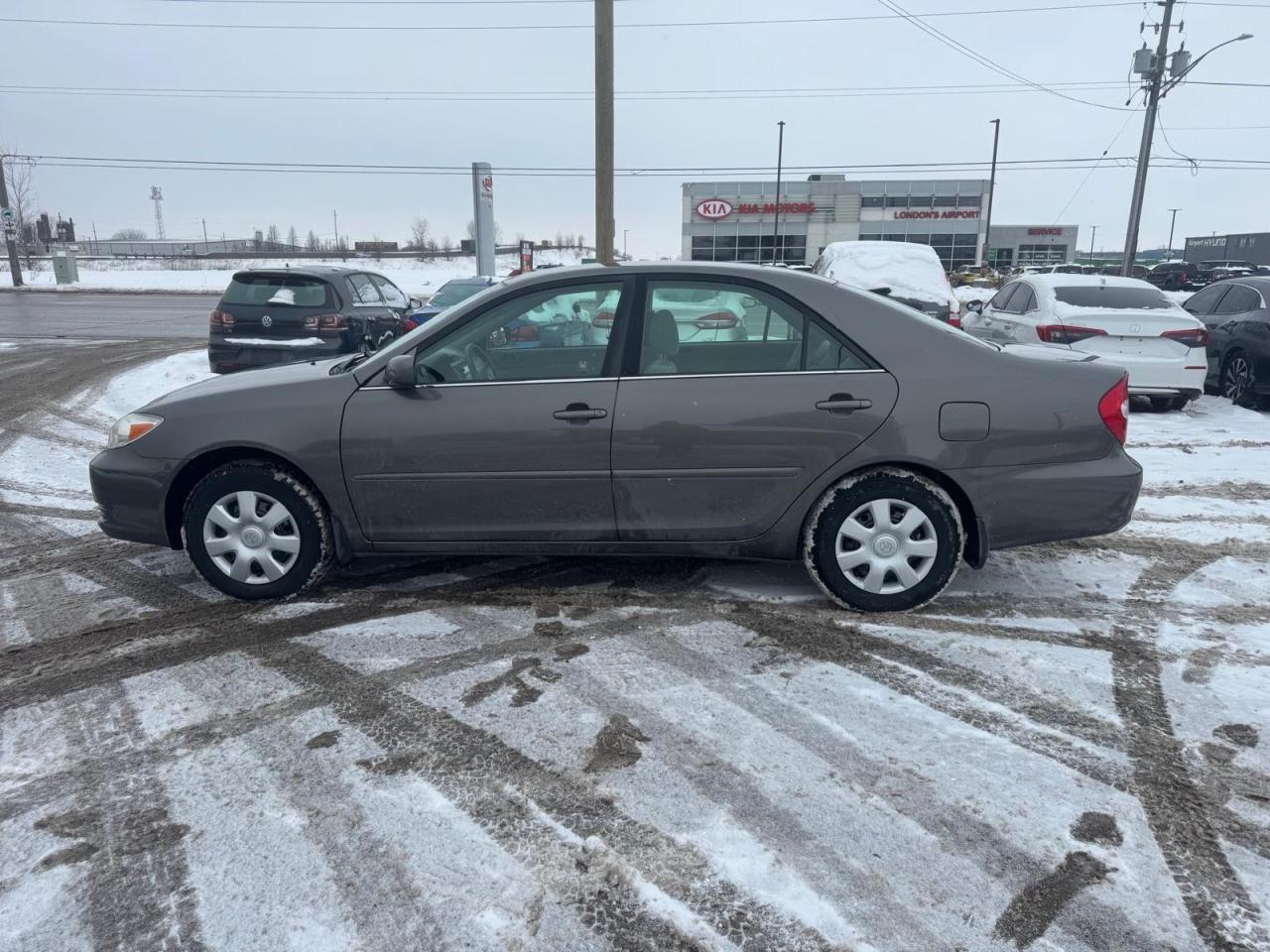 2004 Toyota Camry LE, LOW KMS, ONLY 61,000KMS, AUTO, 4 CYL, CERT - Photo #2