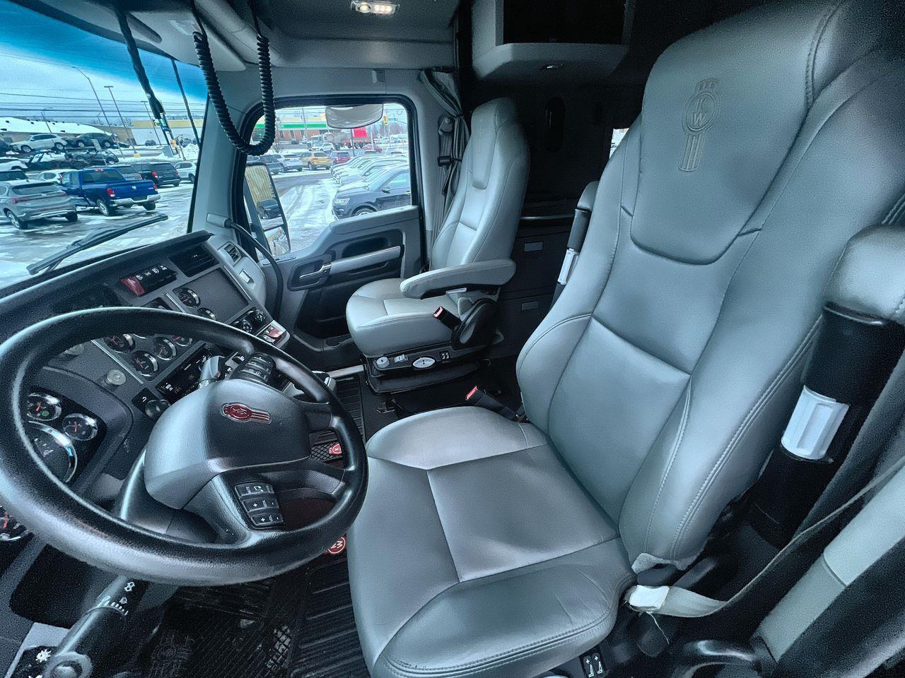 2020 Kenworth CONSTRUCTION T680 Transport DIESEL! 500hp Cummins X15 Series Photo