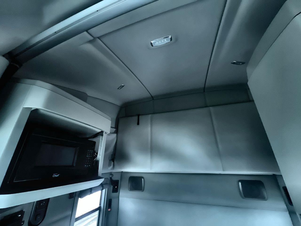 2020 Kenworth CONSTRUCTION T680 Transport DIESEL! 500hp Cummins X15 Series Photo