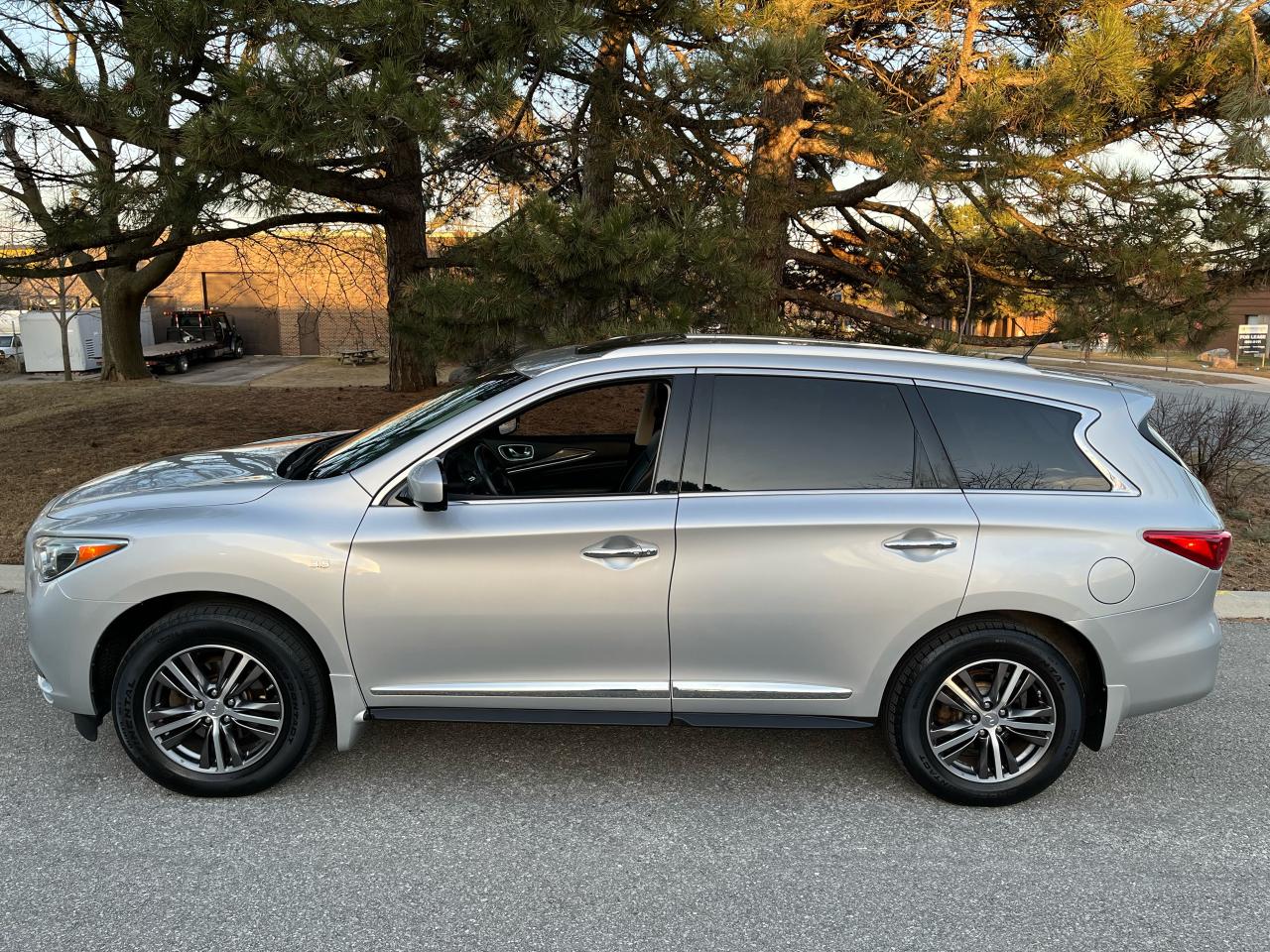 2014 Infiniti QX60 AWD 7 PASSENGER-YES,…ONLY 144,219KMS!! 1 LOCAL OWNER! Photo4