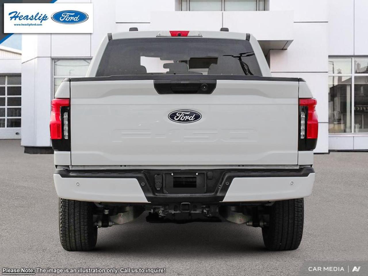 2025 Ford F-150 Lightning XLT Photo4