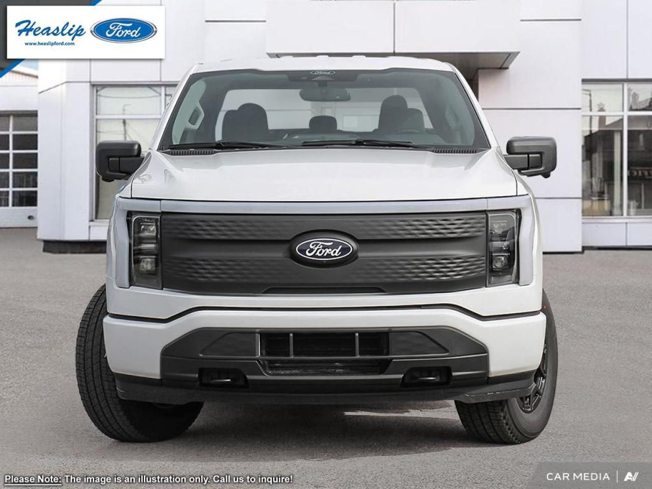 2025 Ford F-150 Lightning XLT Photo1