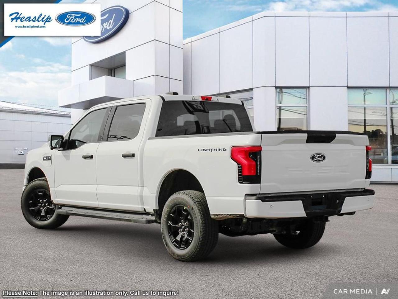 2025 Ford F-150 Lightning XLT Photo3