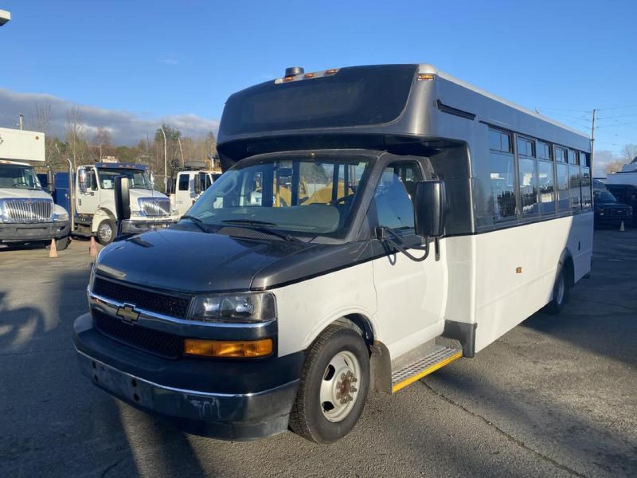 Used 2018 Chevrolet Express G4500 21 Passenger Bus with Wheelchair Accessibility for sale in Burnaby, BC