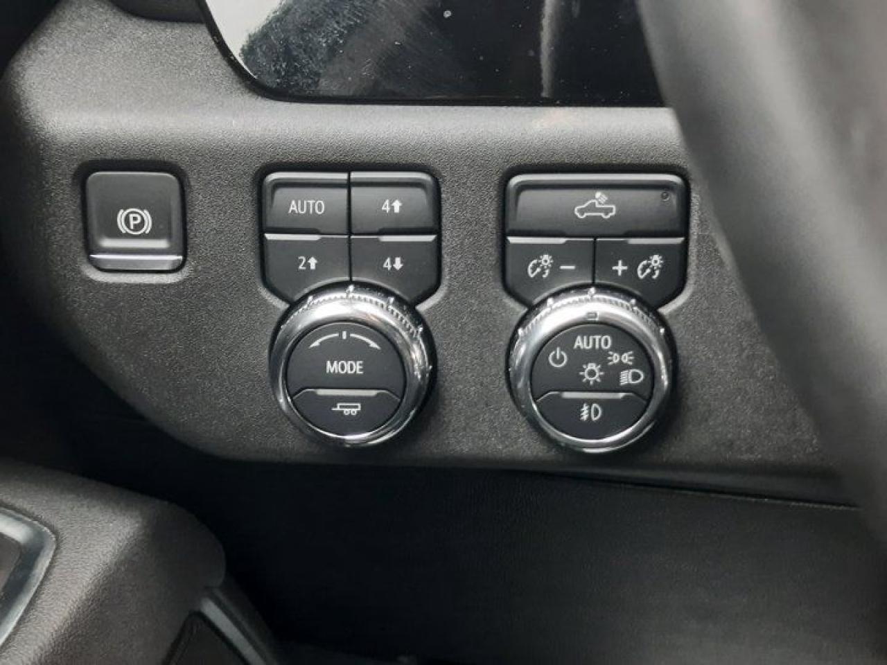 12101569