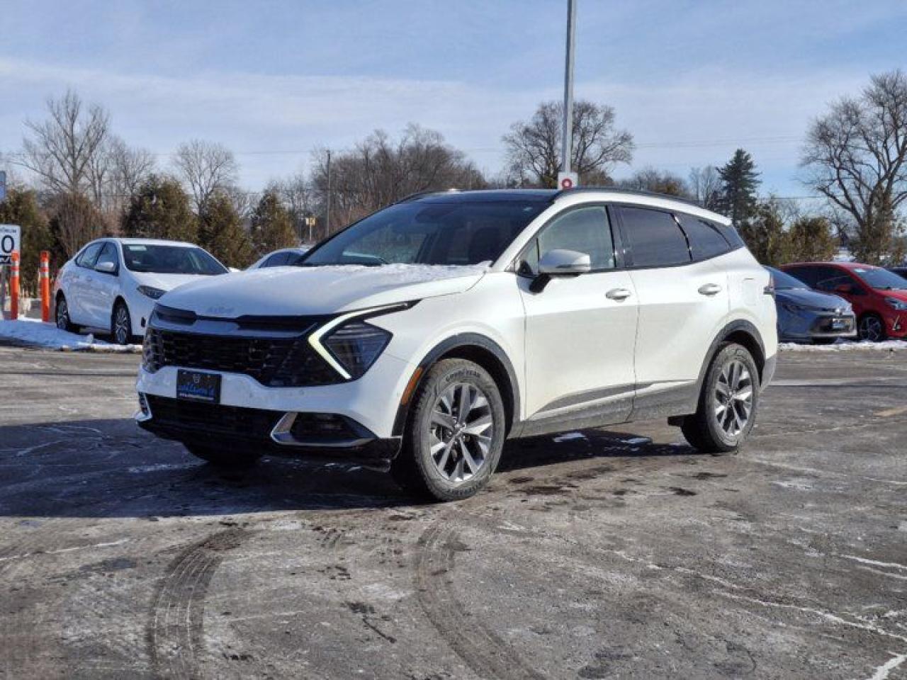 Used 2023 Kia Sportage Hybrid SX Hybrid AWD | Leather | Nav | Panoramic Sunroof | Power Seat | Heated Steering + Seats & more!! for sale in Guelph, ON