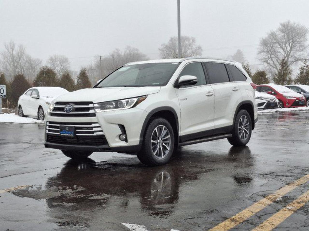 Used 2019 Toyota Highlander Hybrid XLE AWD | Leather | Sunroof | Nav | 3rd Row | Heated Steering | Bluetooth | Power Seat for sale in Guelph, ON