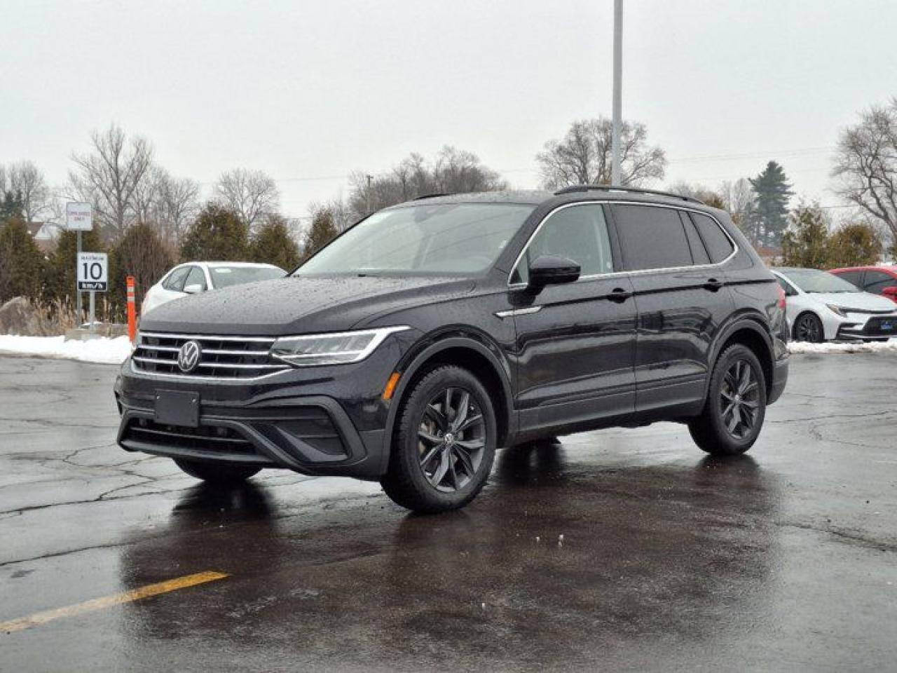 Used 2024 Volkswagen Tiguan Comfortline AWD | Leather | Sunroof | Heated Seats | CarPlay + Android | Rear Camera | Alloy Wheels for sale in Guelph, ON