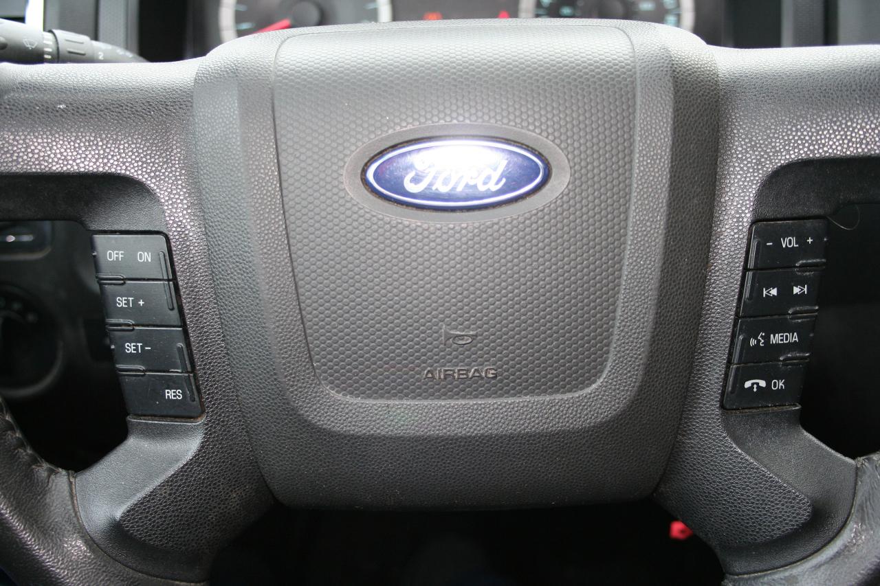 2010 Ford Escape  - Photo #18