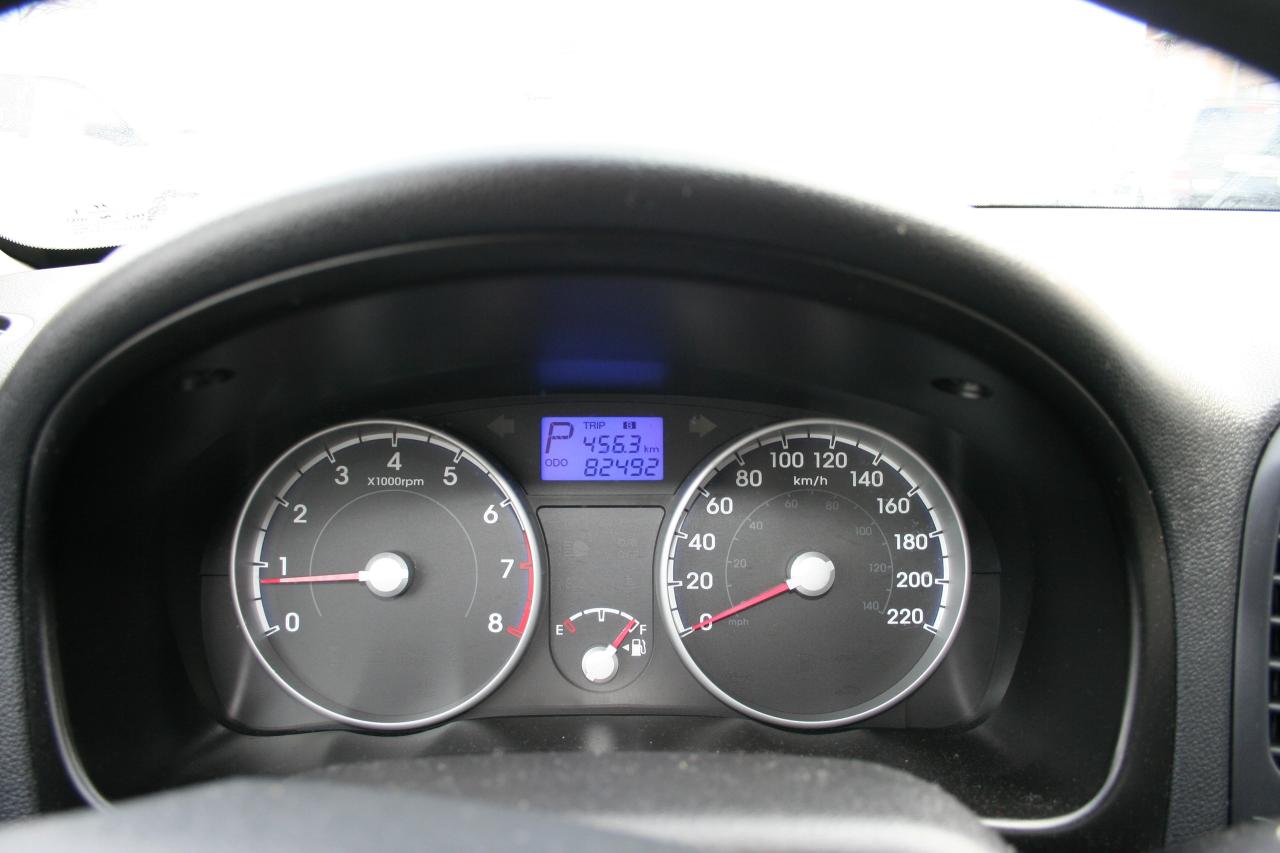 2010 Hyundai Accent  - Photo #9