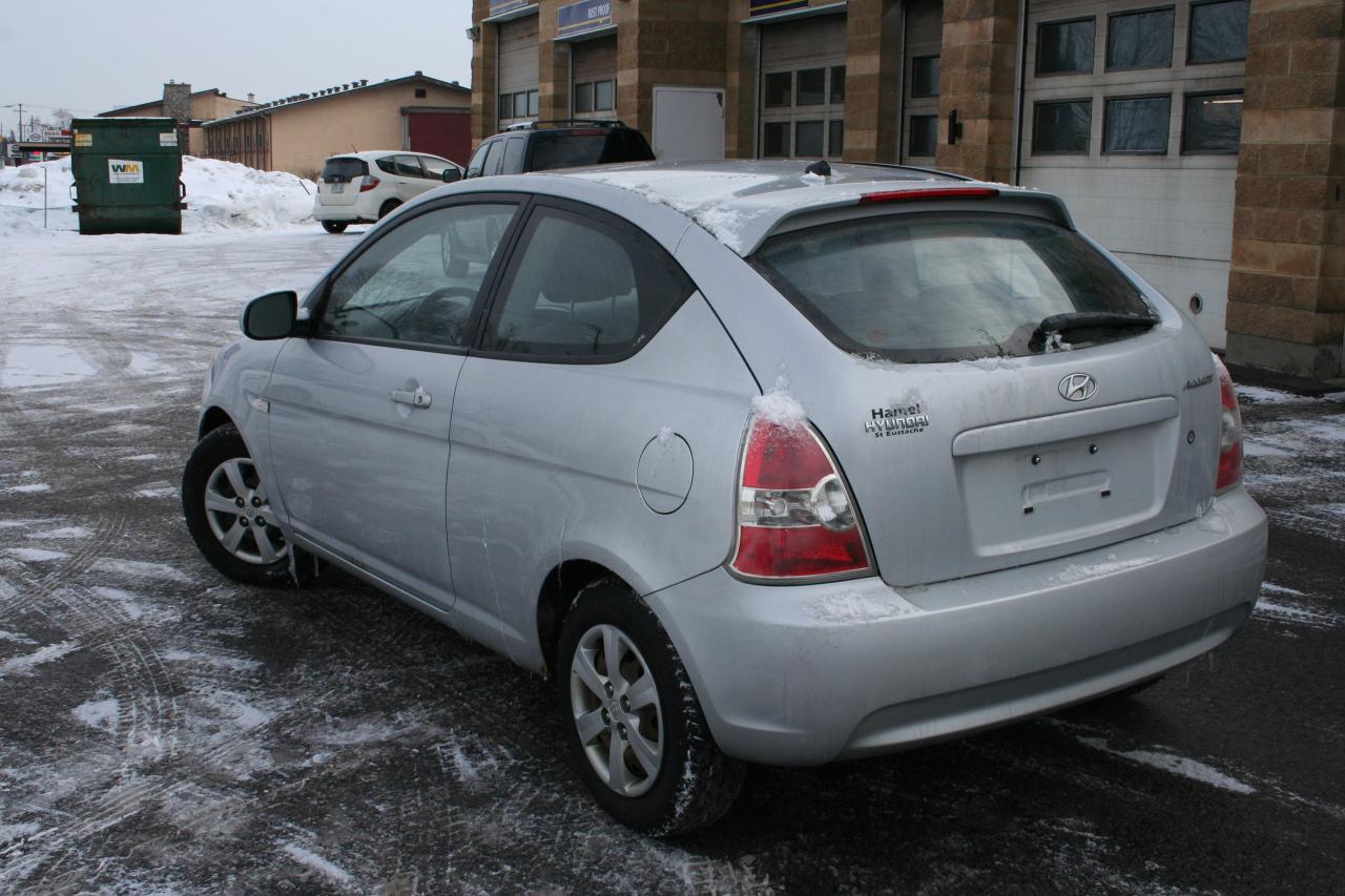 2010 Hyundai Accent  - Photo #5