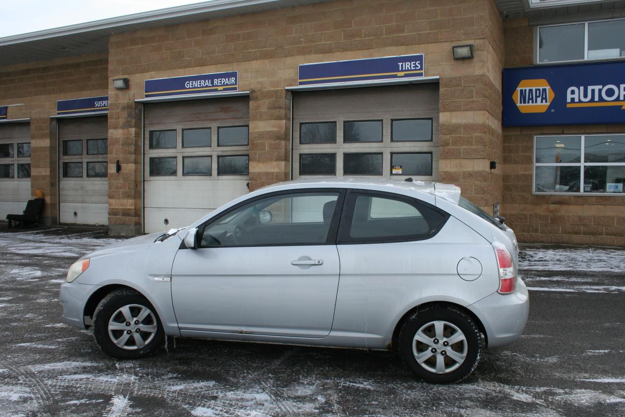 2010 Hyundai Accent  - Photo #6