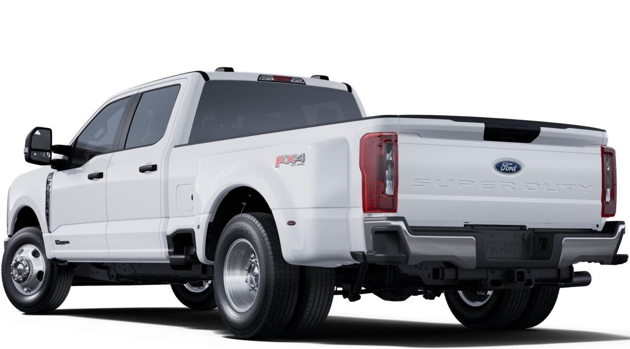 2025 Ford F-350 Super Duty DRW XLT Photo5
