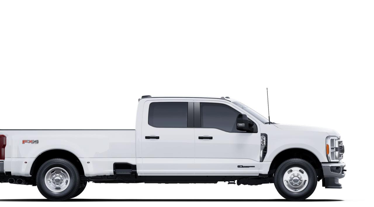 2025 Ford F-350 Super Duty DRW XLT Photo5