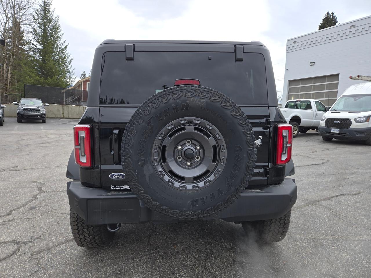 2025 Ford Bronco Outer Banks Photo3